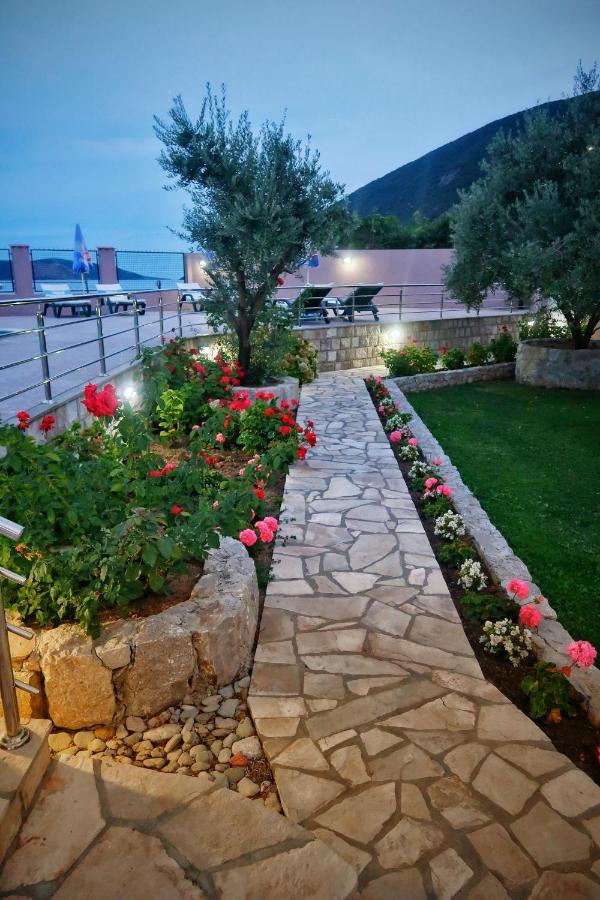 Apartments Maxi Katic Herceg Novi Buitenkant foto