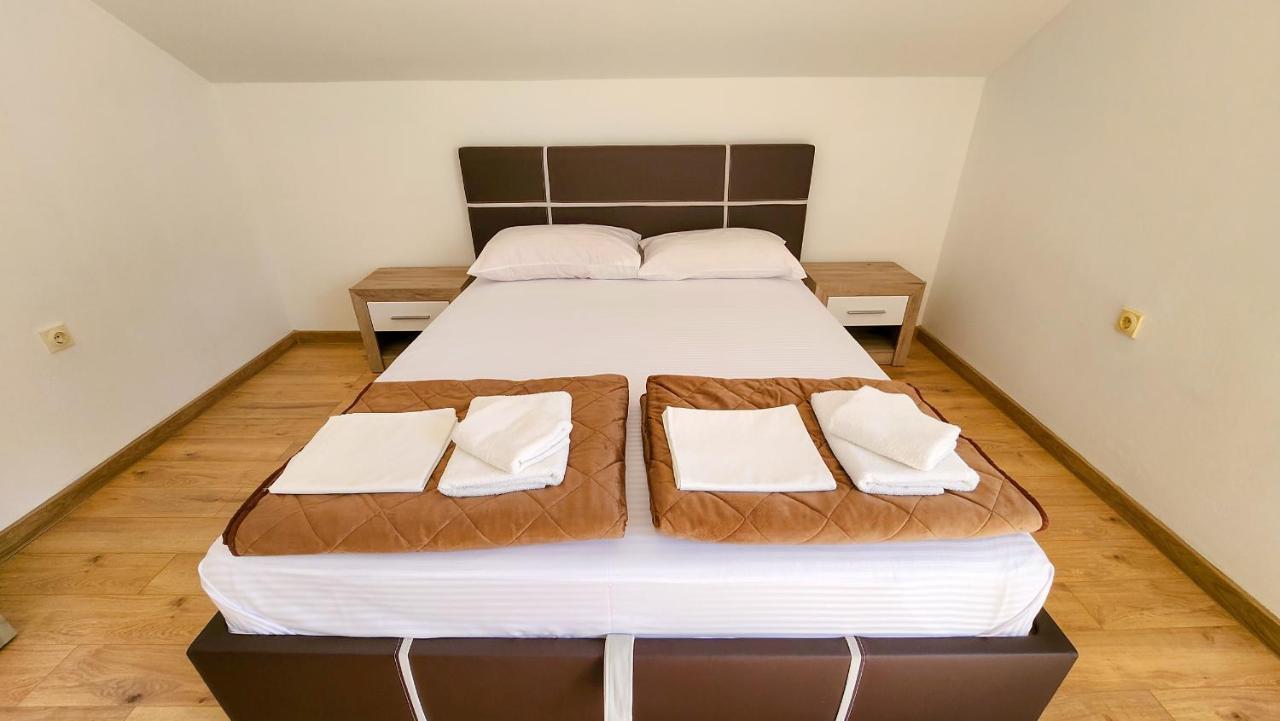 Apartments Maxi Katic Herceg Novi Buitenkant foto