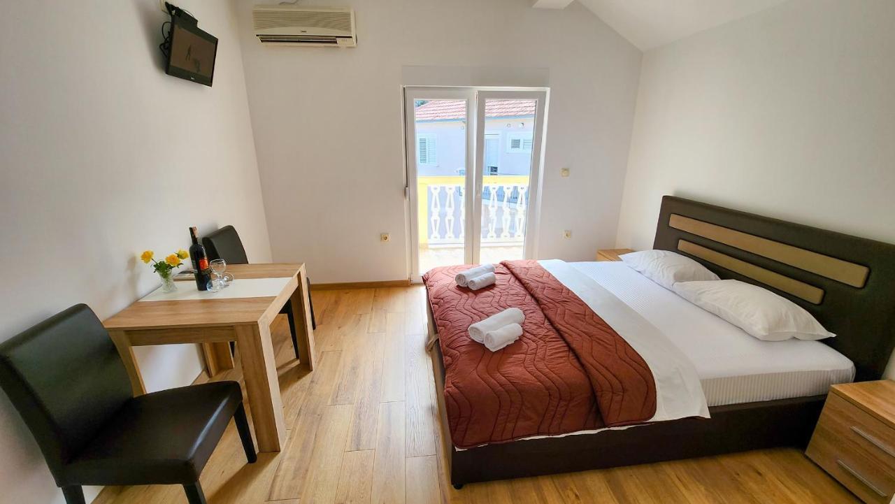 Apartments Maxi Katic Herceg Novi Buitenkant foto